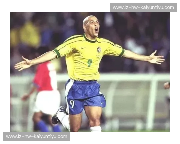 谁主沉浮？李毅与亨利的足坛对决，一场跨越时代的激情碰撞